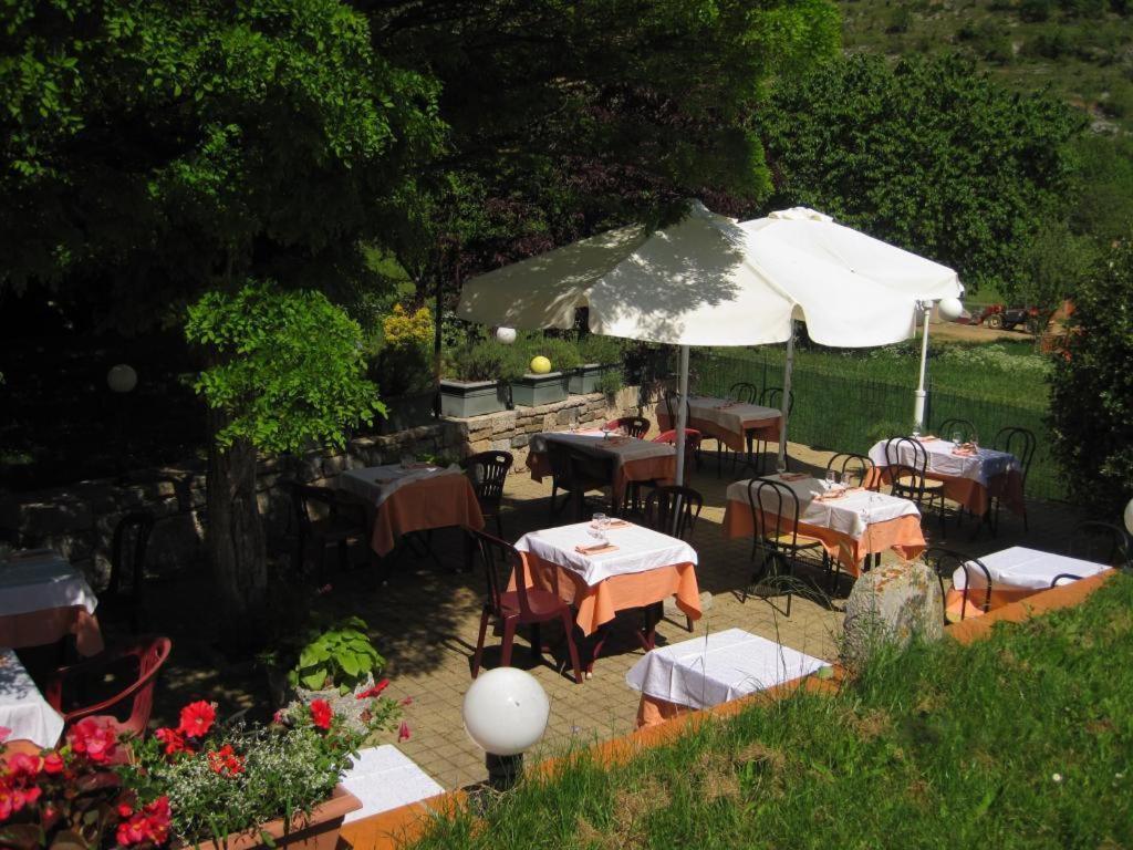Hotel Bayle Belcaire Exterior foto
